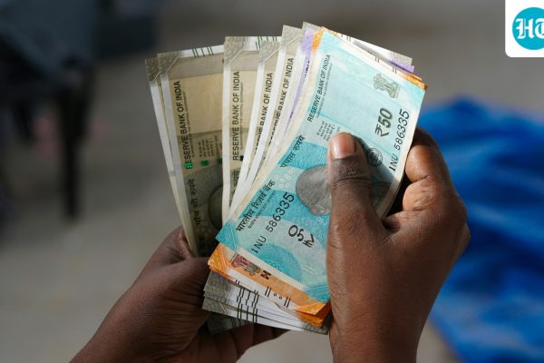 Viral_Money_Conductor_Maharashtra_Woman_Lost_Bag__1786600969678_1786600969928_3e0f8668-d75b-458d-8d59-6347804a463f
