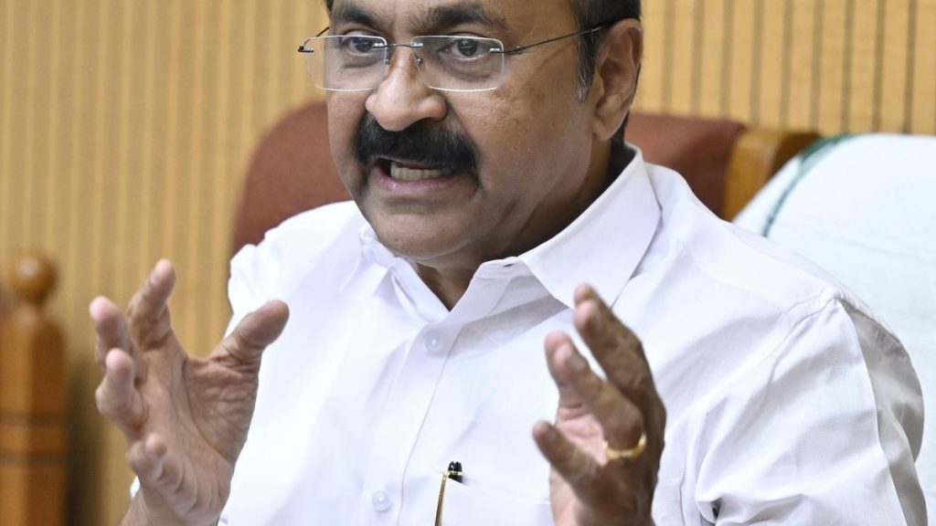 35_Kerala_CM_Satheeshant_26_05_Delhi