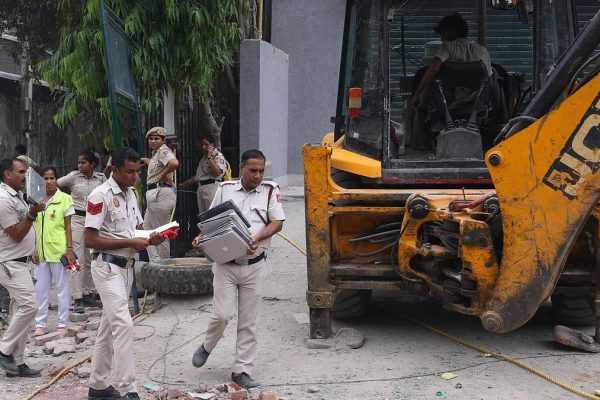37_Building_Collapsed_31_05_Delhi