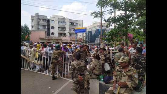 Police-intercept-agitators-before-Jharkhand-High-C_1781108657398