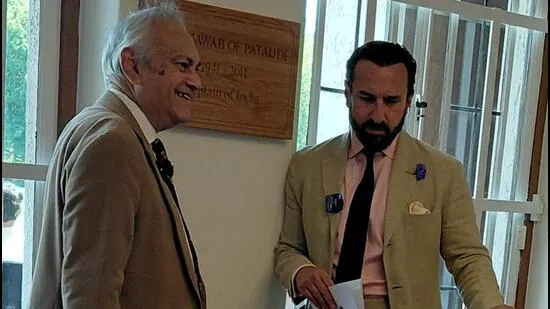 Saif-Ali-Khan-at-the-unveiling-with-the-plaque-in-_1781370505511