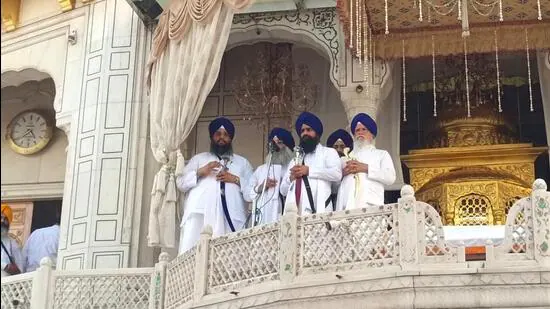 The-five-Sikh-high-priests-pronouncing-the-religio_1781525234046