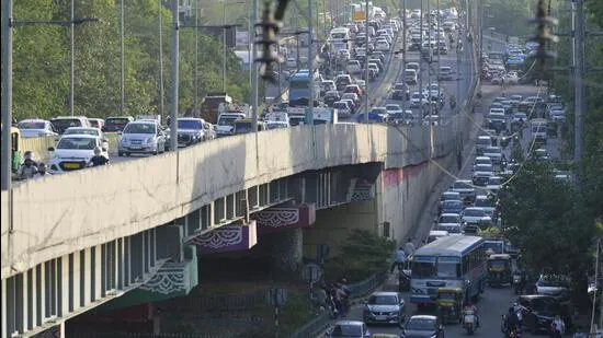 The-traffic-congestion-on-the-Ring-Road-near-Ashra_1781674740616