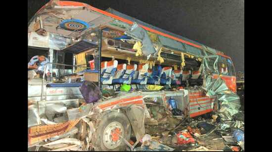 Three-pilgrims-were-killed-and-18-injured-after-a-_1780925354195