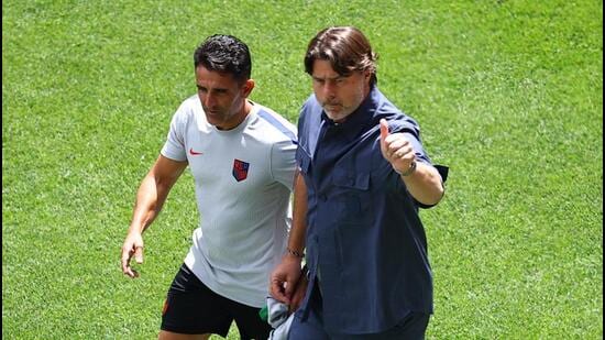 U-S-coach-Mauricio-Pochettino-before-the-match-at_1781974577370