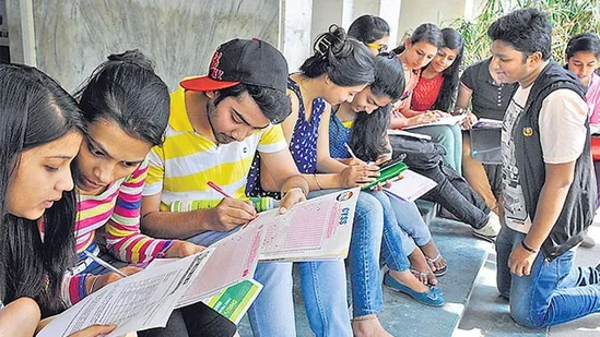 du-admissions-engineering-students_7a5640ae-c85d-11e6-9f83-7f3d2f12db63_1780994137681_277d1cfd-0835-4dbb-aa1f-62270b9188cf