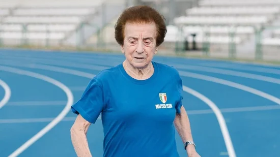 old_woman_fitness_secret_1781324654354_1781324674845_e695ac61-0208-460f-93ec-ed5bae79ef43