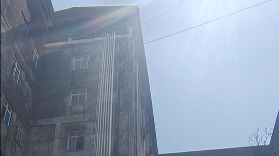 p-Hazard-zone-Lawyers-say-20-crore-repairs-fa_1782588063498