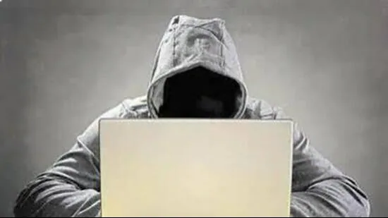 The-caller-persuaded-the-victim-to-install-an-APK-_1785093563552