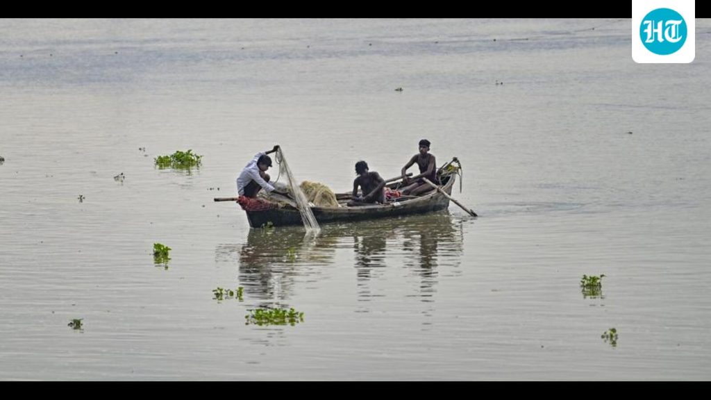 An-annual-61-day-fishing-ban-is-enforced-along-Ind_1786598622159
