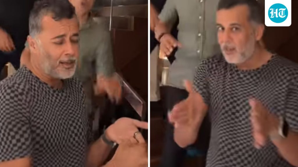 Chetan_Bhagat_Viral_Staircase_Dance_Video_Insta_X_1786029974859_1786029979581_32cbc322-f45a-4dcd-a826-e22c63b2a86e