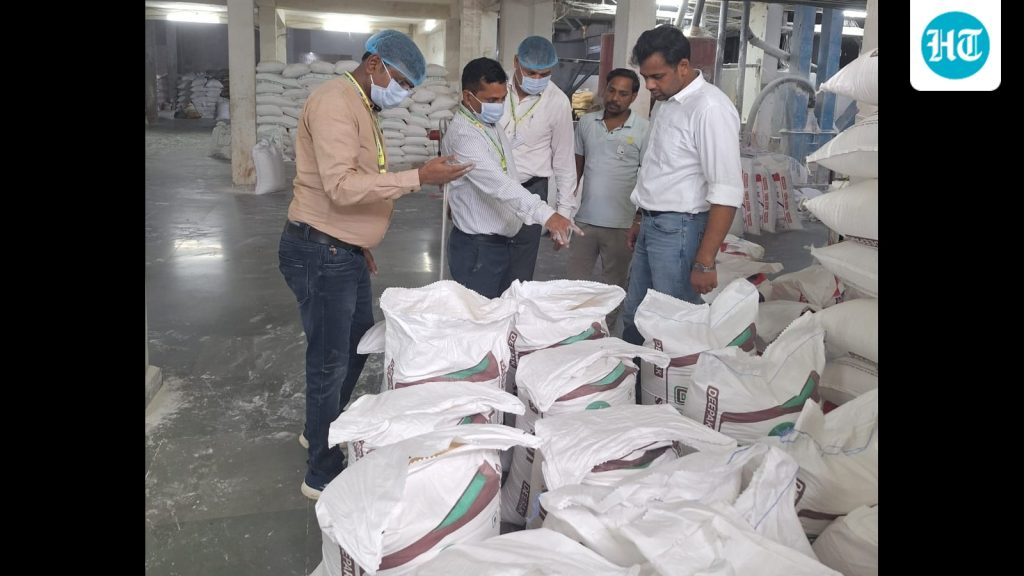 FSDA-officials-at-a-flour-Lucknow-flour-mill-recen_1786110722111
