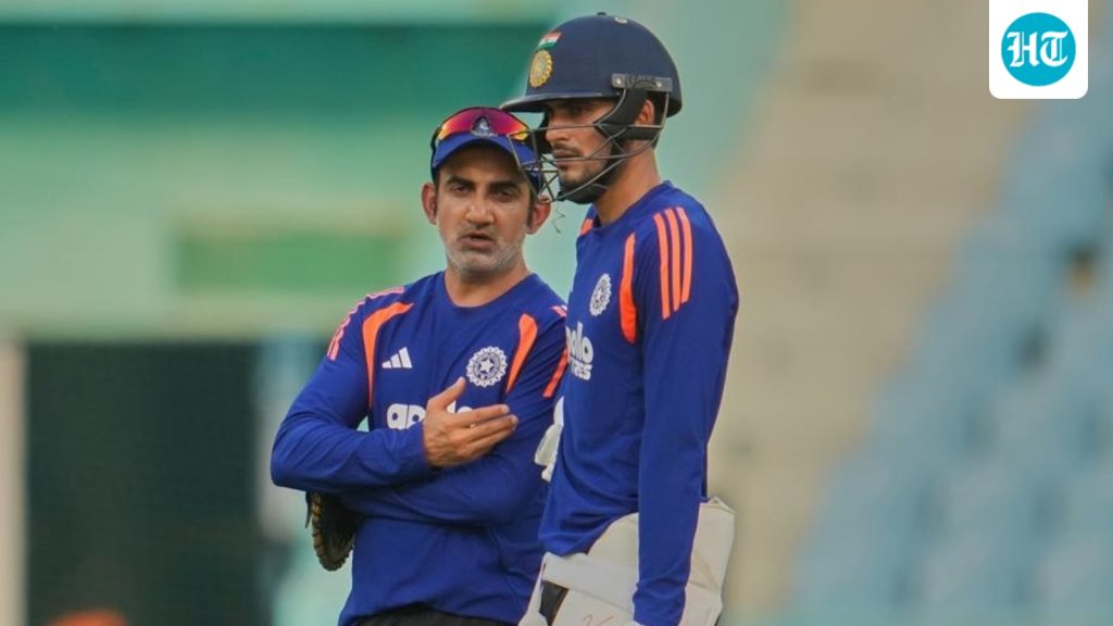 India-s-captain-Shubman-Gill-right-talks-with-he_1786601602387_1786601607204_f7581d06-bd63-41ad-a073-bcdfa7d9e820
