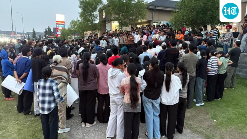 International-students-from-India-protesting-again_1786600122358