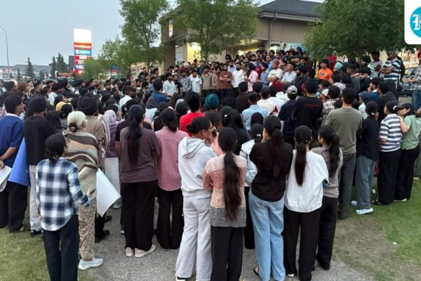 International-students-from-India-protesting-again_1786600122358