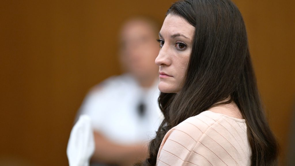 Lindsay-Clancy-Trial-41_1786711745065_1786711781268_eae9600c-2211-4304-a62c-e5d36fef2dc0