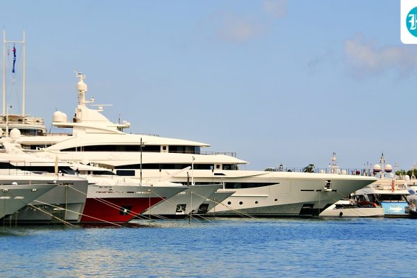 Superyacht_Billionaire_Job_Viral_Wealthy_1786599527355_1786599527672_0b6764cc-e992-4aa1-ac80-904e917d30aa