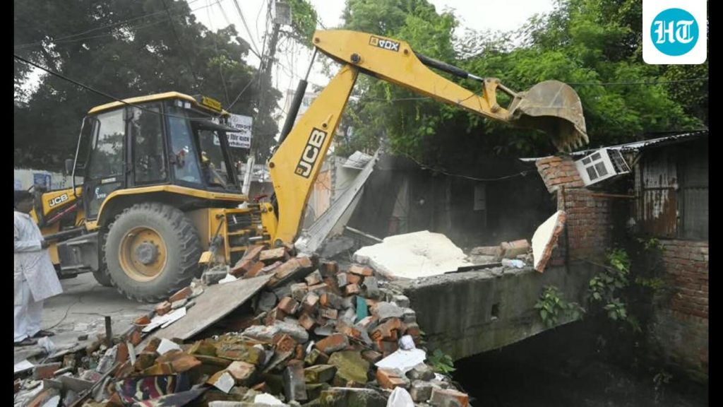 The-demolition-began-at-5-10pm-after-power-supply-_1788113592847