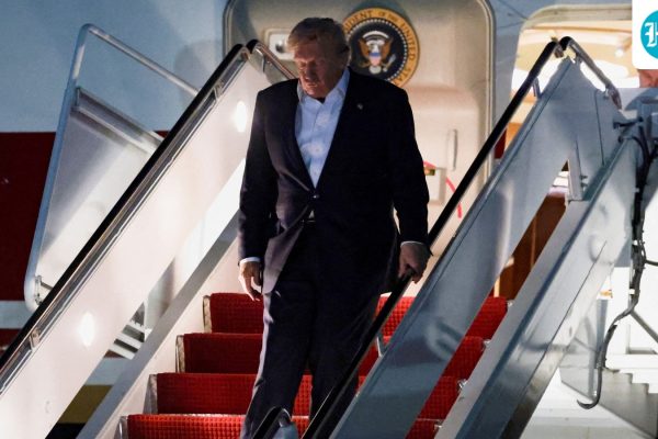 USA-TRUMP-AIR-FORCE-ONE-3_1786549026499_1786549041644_69e5dd4e-76c1-43cc-802f-0539a62027a6