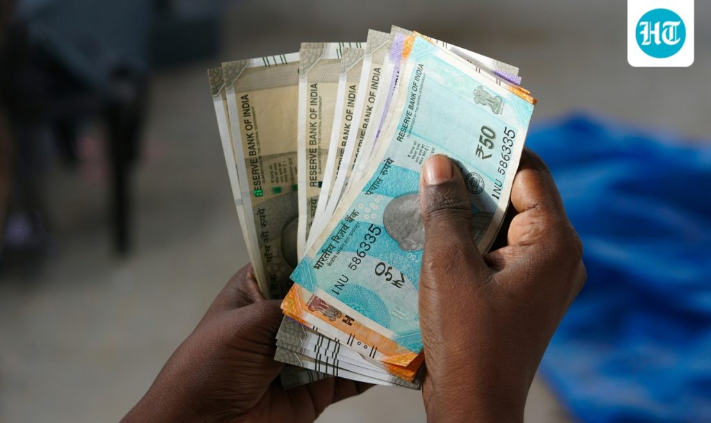 Viral_Money_Conductor_Maharashtra_Woman_Lost_Bag__1786600969678_1786600969928_3e0f8668-d75b-458d-8d59-6347804a463f