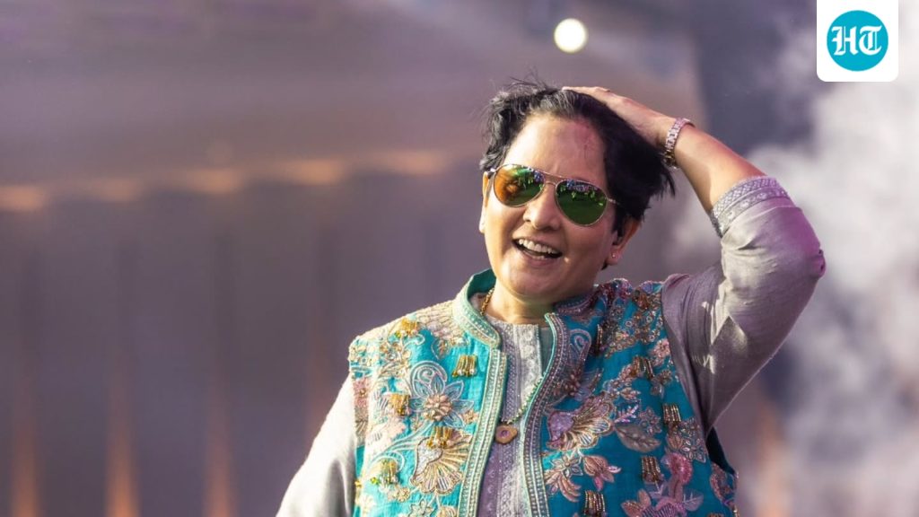 falguni_pathak_1786683191791_1786683191967_902891cd-6697-48de-ba9a-1cd492bf04f7