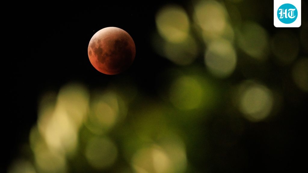 CORRECTION-INDONESIA-ASTRONOMY-MOON-ECLIPSE