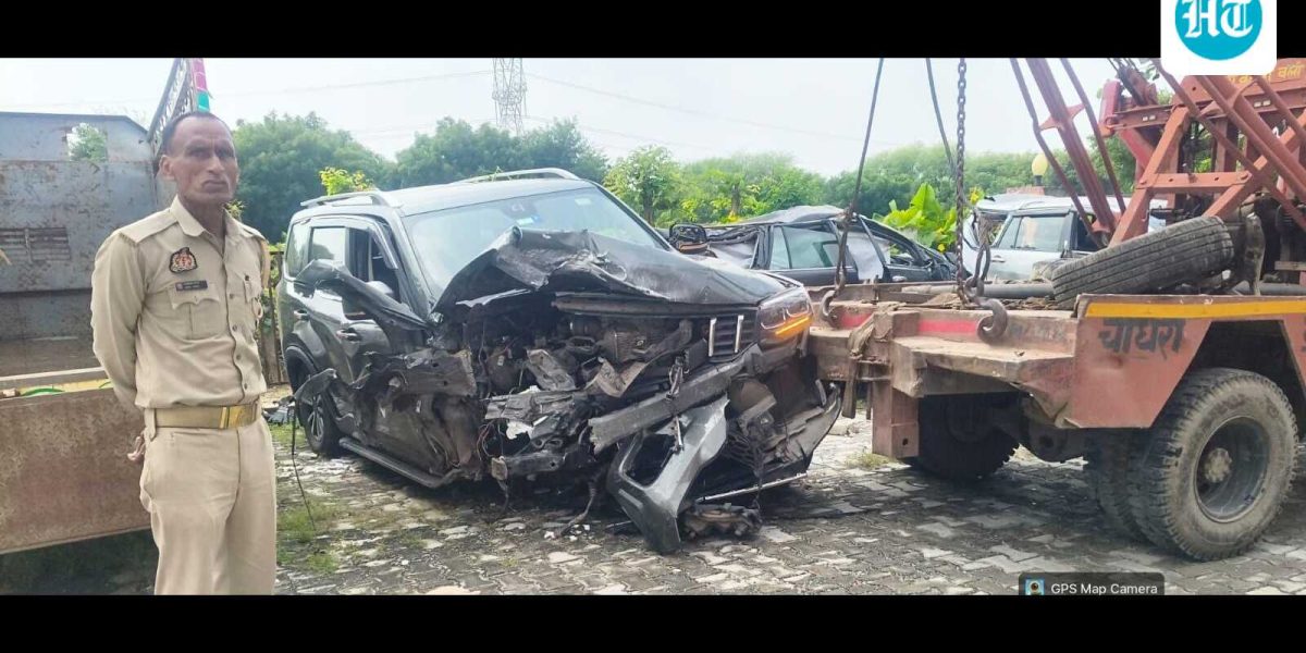 Damaged-vehicles-at-the-accident-site-on-Agra-Luck_1790691622475_bNJu