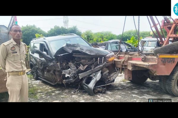Damaged-vehicles-at-the-accident-site-on-Agra-Luck_1790691622475_bNJu