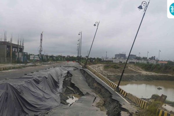 Large-stretch-of-road-caved-in-near-Ekana-Stadium-_1790527669515_heYg