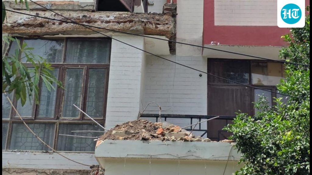 The-second-floor-balcony-allegedly-gave-way-during_1788236695817